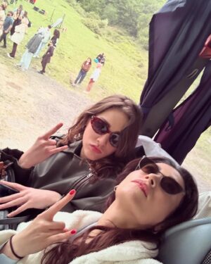 Ecem Özkaya Instagram - green dump 🌸🧚🏻‍♀️🌸🎥 sürpriz sonlu 💃🏻
