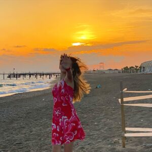Ecrin Su Çoban Instagram - 🧡
