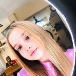 Ecrin Su Çoban Instagram - I understand that light is important for the camera🙈😝💗😘😌#fridaymood #ecrinsucoban #ecrinsuçoban