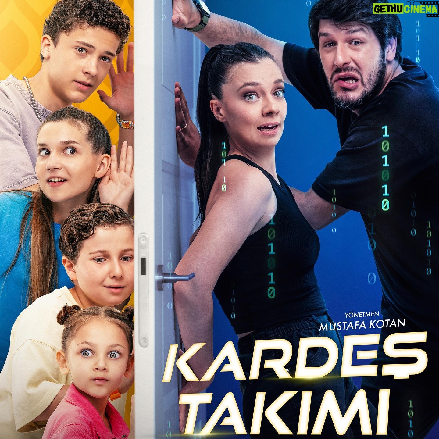 Ecrin Su Çoban Instagram - #kardeştakımı 19 Ocak’ta Sinemalarda✨ @cjenmturkiye @medyapimresmi @ayyapim @yektakopan @mustafakotan @kardestakimifilm