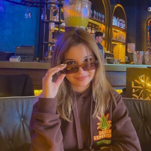 Ecrin Su Çoban Instagram - 🤎