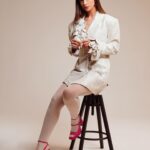 Eda Özerkan Instagram – İn white..🤍🦩

Photo/ @kaan.turkerr @the.studio.zero 
Hair&make up/ @gokhancigeroglu 
Styling/ @betulcapkurr
Manager: @abdullahbulutmanagement @abdullahbulutt @katicoban 
💐🫶🏻💫

#edaözerkan #edaozerkan #aniyakala #hayatandanibarettir #instagram #instagood #instalike #instadaily #instamood #instafashion #instalove #instadog #instacool #instaphoto #instatravel #instareels #instastyle #insta #in #instaphotography #instaphoto #instafit #instablogger #instalikes #book 

Sonsuz olasılıklarım neler?🍀