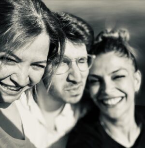 Eda Özerkan Instagram - Sister..🩷 @ebru.yesiloz1 🎈

#edaözerkan #edaozerkan #anıyakala #hayatandanibarettir #in #instagram #instagood #instalike #instadaily #reelsinstagram #instamood #insta #instafashion #instalove #instacool #instaphoto #instatravel #instacars #instareels #instastyle #instamoda #instafollow #instablog #instahair #instavideo #instaphotography #instablogger #instacats