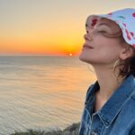 Eda Şölenci Instagram - yes, the sun sets everyday, yet..