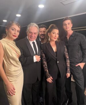 Eda Şölenci Instagram - Şahane bir iş, şahane bir gece🔥 #Şahsiyet #Persona
@sahsiyetdizi @gain @ayyapim 

@onursaylak 🙏🏼

ve kocaman teşekkürler @mugeacuner 💋, @lappartistanbul 💃