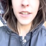 Eden Sher Instagram - I’m in Portland doing my first performance of #iwasonasitcom since Edinburgh!!!! @curiouscomedy 2nite 9:30pm come on down I promise it’ll be warmer in the venue than outside. Link to tix in bio lysm!!!! @hahaharvestfest #portland #comedyfestival #cold