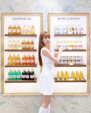 Eelyn Chan Instagram - 🛁
@sabonhk
#SABONHK #BodyScrub #EssentialMinerals #IntenseNourishment #MagForMax #BodyCare