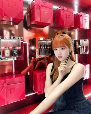 Eelyn Chan Instagram - Celebrating Lunar New Year and Valentines Day with @tomfordbeauty ♥️💄💋

#TOMFORDBEAUTY
#TOMFORD
#TFLIPS
@flarecommunications 
@mercymomo 

Hair: @matchtonghair @privateisalon 
Wardrobe: @myaleshia