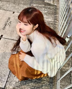 Eelyn Chan Instagram - 嘗試學萌妹子但失敗了的我