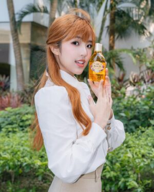 Eelyn Chan Instagram - 上次去咗 @sabonhk 嘅 afternoon tea event
新出嘅 Sunny Lush 香氣清新自然
令人格外精神✨
呢種陽光活力嘅香氣啱晒我呢個咁好動嘅女子～☀️
(其實Green Breeze🍃我都好鍾意不過我就係偏心橙色嘅Sunny Lush🌞^^)

@sabonhk #SABONHK #SensoryGardens #GreenBreeze #SunnyLush #GiftIdeas #BodyCare
