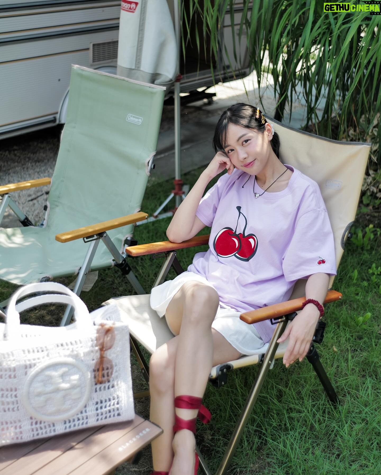 Eisaya Hosuwan Instagram - Feels like 42°C☀️🍒 #ToryBurchSS24 #ToryBurchThailand