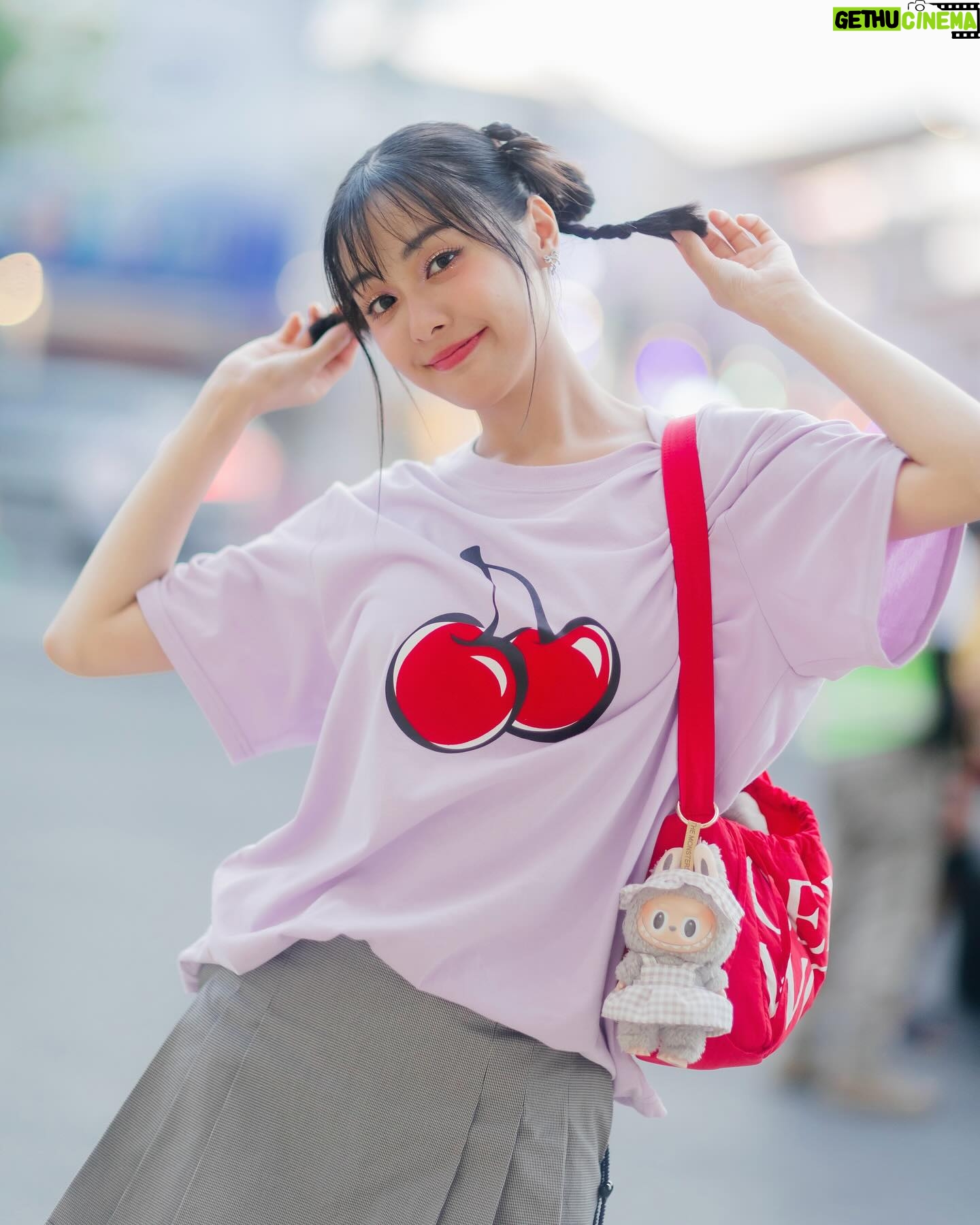 Eisaya Hosuwan Instagram - เมื่อวานนี้สนุกมากๆค่า ขอบคุณแฟนคลับจากทุกๆบ้านและทุกๆคนมากๆๆเลยนะคะที่ร่วมสนุกไปด้วยกัน ทั้งจากในสนามและทีมหน้าจอเลย เป็นวันที่ร้อนมากแต่แฮปปี้สุดๆไปเลย ไว้เจอกันใหม่นะค้าบบบบ ily💖 #54ปี3miracles #งานบอล54ปีช่อง3