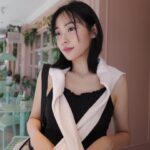 Eisaya Hosuwan Instagram – ถามว่าร้อนแค่ไหน ก็แค่หน้าม้าเปียก🥹