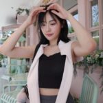 Eisaya Hosuwan Instagram – ถามว่าร้อนแค่ไหน ก็แค่หน้าม้าเปียก🥹