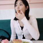 Eisaya Hosuwan Instagram – ถามว่าร้อนแค่ไหน ก็แค่หน้าม้าเปียก🥹