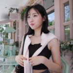 Eisaya Hosuwan Instagram – ถามว่าร้อนแค่ไหน ก็แค่หน้าม้าเปียก🥹