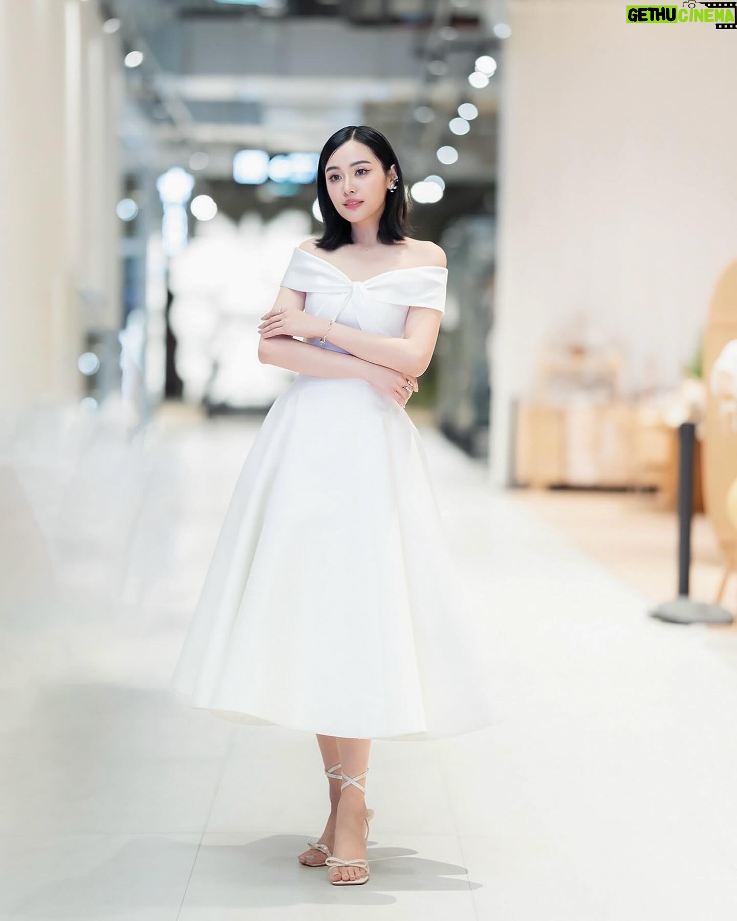 Eisaya Hosuwan Instagram - It was an enchanting night✨ #theenchantmentofdhevaprom #ดวงใจเทวพหรม #ใจพิสุทธิ์