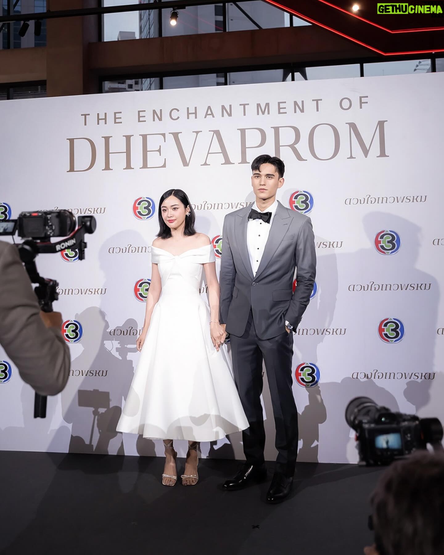 Eisaya Hosuwan Instagram - It was an enchanting night✨ #theenchantmentofdhevaprom #ดวงใจเทวพหรม #ใจพิสุทธิ์