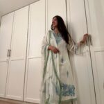 Eka Lakhani Instagram - Eid Mubarak 🌙 Alhamdulillah! Kya dawaat hain @itsfatimabaluch ♥️ #EidLunch #TeamE