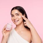 Eka Lakhani Instagram - Fresh Face! #LaneigeXSaraTendulkar 🤍 #StyledByEka Style team @nupur_p @arzoonagraik ••• #SaraTendulkar #Laneige #TeamE [ Sara Tendulkar, Skincare, Eka Lakhani, Laneige, Styling ]