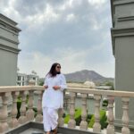 Eka Lakhani Instagram - 😎 🥘 ⛅️ 🎂 💃🏻 🎀 💕👩‍👧‍👦👯‍♀️📸 Emoji > Caption