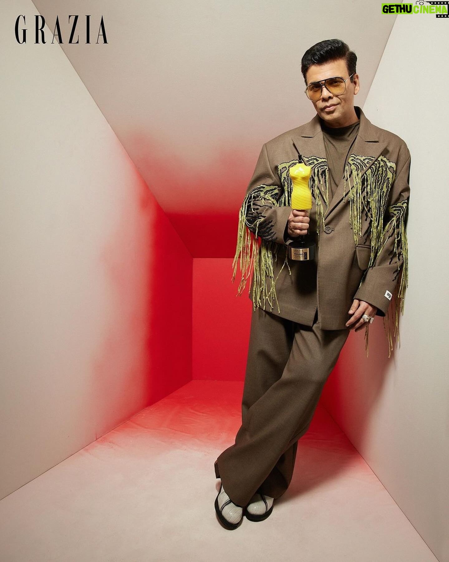 Eka Lakhani Instagram - Karan for #AJIOGraziaYoungFashionAwards2024 Style Connoisseur award Wearing @dhruvkapoor Eyewear @tomford @rkumaropticians Footwear @gmbh_official #StyledByEka Style team @arpita.kc @mayuri_srivastava @team___e Hair @rajeev_gogoi Makeup @paresh_kalgutkar Managed by @len5bm Photograph 1 : @yusufslokhandwala Photograph 2 - 8 : @sheldon.santos