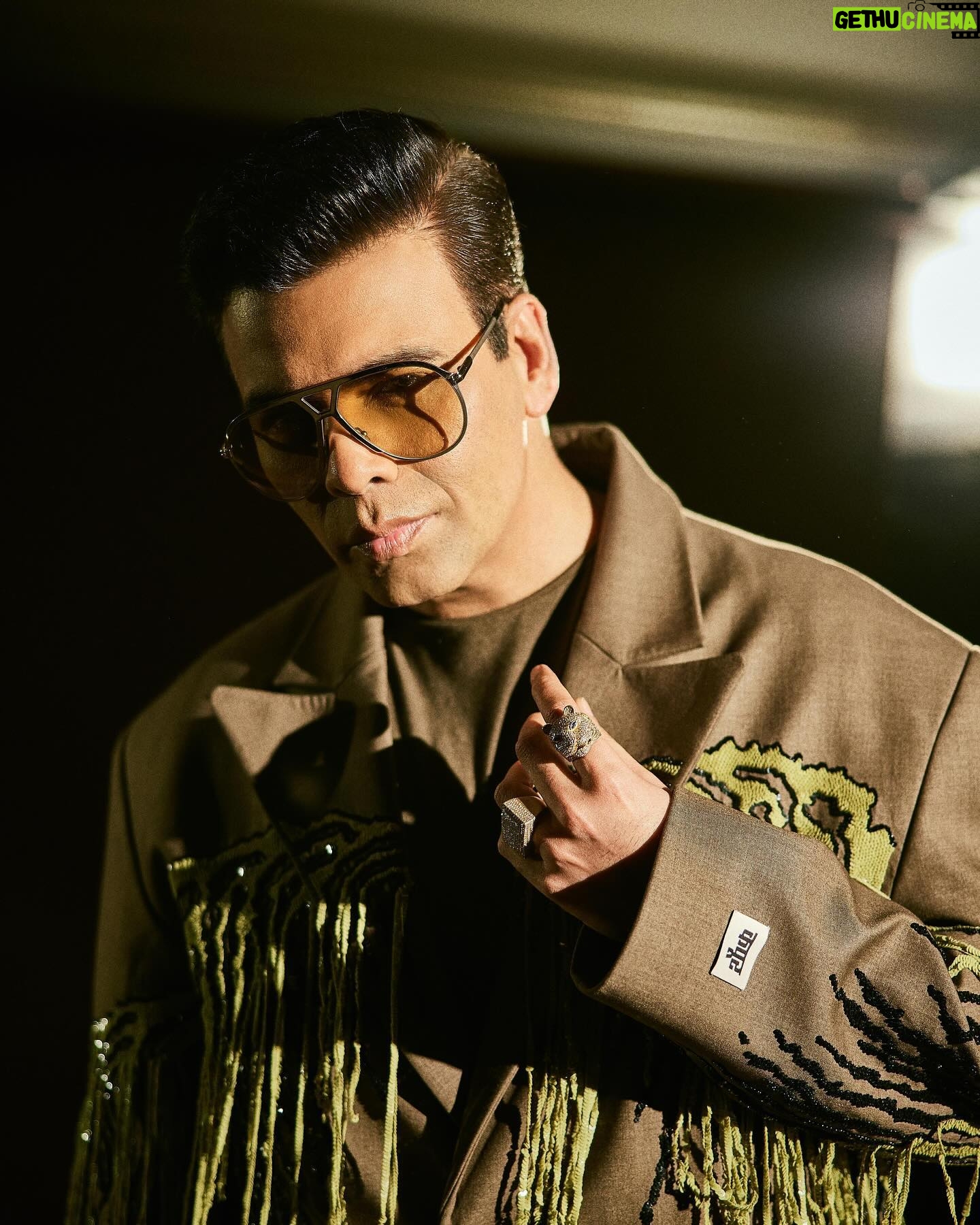 Eka Lakhani Instagram - Karan for #AJIOGraziaYoungFashionAwards2024 Style Connoisseur award Wearing @dhruvkapoor Eyewear @tomford @rkumaropticians Footwear @gmbh_official #StyledByEka Style team @arpita.kc @mayuri_srivastava @team___e Hair @rajeev_gogoi Makeup @paresh_kalgutkar Managed by @len5bm Photograph 1 : @yusufslokhandwala Photograph 2 - 8 : @sheldon.santos