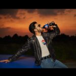 Eka Lakhani Instagram - @ranveersingh shot on location in Thailand for @pepsiindia 💙❤️ @shailja_joshi @mnxmyhm @sbpdxb @ekalakhani @aalimhakim @aarti1980 @mahadevnaik08 @jinal.jj @itsfatimabaluch @dejavusocial @manasvi18 @priamundra @mansii.agrawal @aashnabanaik @theartistsproject