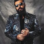 Eka Lakhani Instagram - 💣💣 @arjunkapoor Wearing @manishmalhotraworld Accessories @esmecrystals @ascend.rohank #StyledByEka Style Team - @arzoonagraik @team___e Hair - @aalimhakim @bashir.hair Makeup - @vickybanatkar 📸 - @aadiiiii01 #ArjunKapoor #MensStyle #TeamE