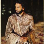 Eka Lakhani Instagram - A classic showcase of Banarasi artistry, celebrating the masterful craftsmanship of Bunkar community. ✨ @ranveersingh wearing @manishmalhotra05 @manishmalhotraworld #StyledByEka Style Team @theradhikadhanuka @team___e Draping @dolly.jain Dress Team @harikrishgk1 Hair @aalimhakim @shahrukhshaikh9519 Makeup @mahadevanaik08 Photographed by @vaishnavpraveen @thehouseofpixels Managed by @aarti1980