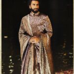 Eka Lakhani Instagram - A classic showcase of Banarasi artistry, celebrating the masterful craftsmanship of Bunkar community. ✨ @ranveersingh wearing @manishmalhotra05 @manishmalhotraworld #StyledByEka Style Team @theradhikadhanuka @team___e Draping @dolly.jain Dress Team @harikrishgk1 Hair @aalimhakim @shahrukhshaikh9519 Makeup @mahadevanaik08 Photographed by @vaishnavpraveen @thehouseofpixels Managed by @aarti1980