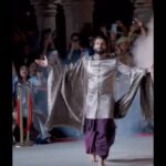 Eka Lakhani Instagram - A classic showcase of Banarasi artistry, celebrating the masterful craftsmanship of Bunkar community. ✨ @ranveersingh wearing @manishmalhotra05 @manishmalhotraworld #StyledByEka Style Team @theradhikadhanuka @team___e Draping @dolly.jain Dress Team @harikrishgk1 Hair @aalimhakim @shahrukhshaikh9519 Makeup @mahadevanaik08 Photographed by @vaishnavpraveen @thehouseofpixels Managed by @aarti1980