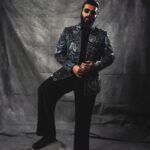 Eka Lakhani Instagram - 💣💣 @arjunkapoor Wearing @manishmalhotraworld Accessories @esmecrystals @ascend.rohank #StyledByEka Style Team - @arzoonagraik @team___e Hair - @aalimhakim @bashir.hair Makeup - @vickybanatkar 📸 - @aadiiiii01 #ArjunKapoor #MensStyle #TeamE