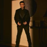 Eka Lakhani Instagram – Owning the moment! Spotlight ready! 🖤 @karanjohar last night for @criticschoiceindia awards.

Wearing @philipppleinofficial
Eyewear @philipppleinofficial @rkumaropticians 
Ring @vetements_official @amrapalijewels 
Footwear @coppermallet

#StyledByEka 
Style team @arpita.kc @mayuri_srivastava @team___e 
Hair @rajeev_gogoi 
Makeup @paresh_kalgutkar 
Managed by @len5bm 
Photographed by @sheldon.santos 

#KaranJohar #TeamE #SuitUp #CriticsChoice