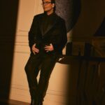 Eka Lakhani Instagram – Owning the moment! Spotlight ready! 🖤 @karanjohar last night for @criticschoiceindia awards.
Wearing @philipppleinofficial
Eyewear @philipppleinofficial @rkumaropticians
Ring @vetements_official @amrapalijewels
Footwear @coppermallet
#StyledByEka
Style team @arpita.kc @mayuri_srivastava @team___e
Hair @rajeev_gogoi
Makeup @paresh_kalgutkar
Managed by @len5bm
Photographed by @sheldon.santos
#KaranJohar #TeamE #SuitUp #CriticsChoice