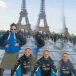 Ekaterina Ivanchikova Instagram - Можно вообще побывать в Париже и не сфотографироваться с Эйфелевой ?! Нет😅 Признавайтесь, фотографируетесь с достопримечательностями, а детали памятников натираете до основания на удачу?)) Jacket Martine Rose @martine_rose Skirt Vintage Loewe @loewe Shoes Balenciaga @balenciaga
