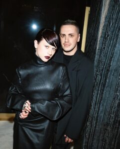 Жетілген Келлимен порно