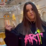 Ekaterina Kokorina Instagram - И у нас одна звезда, одна на двоих. Премьера песни 31 января.