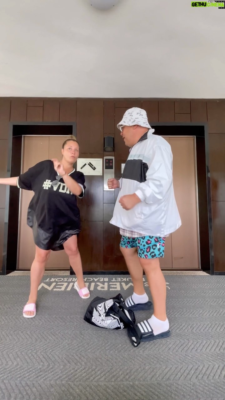 Ekaterina Kokorina Instagram - «На баре в угаре На баре пью кампари» На видео никто не пострадал 😂