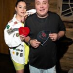 Ekaterina Kokorina Instagram - Недавно были на супер премии Family Awards 2023. Получили приз «Креативный союз». Куда уже креативнее😂