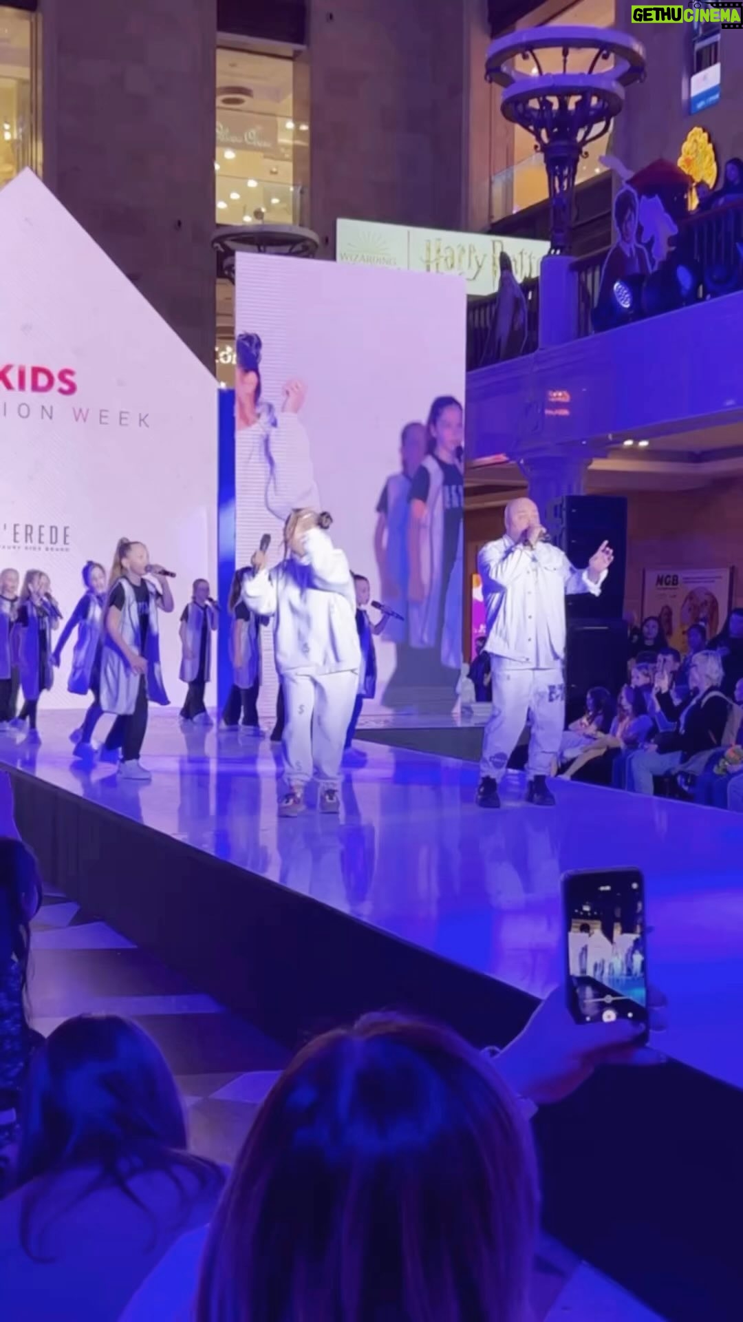 Ekaterina Kokorina Instagram - Прекрасный день на @mkidsfashionweek вместе с @dominickjocker @jockerschool и @lerede.ru