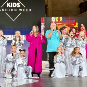 Ekaterina Kokorina Instagram - С нашими лапулями @jockerschool на @mkidsfashionweek