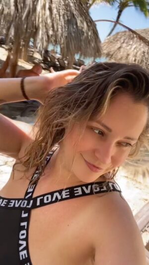 Ekaterina Kokorina Instagram - Как говориться, на чиле, на расслаблоне 😈😈😈❤️ #puntacana  #puntacana2022