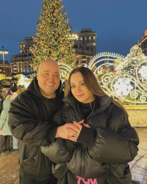 Ekaterina Kokorina Instagram - А вы тоже ждете Новый год как мы с @dominickjocker ?🎄🎄🎄