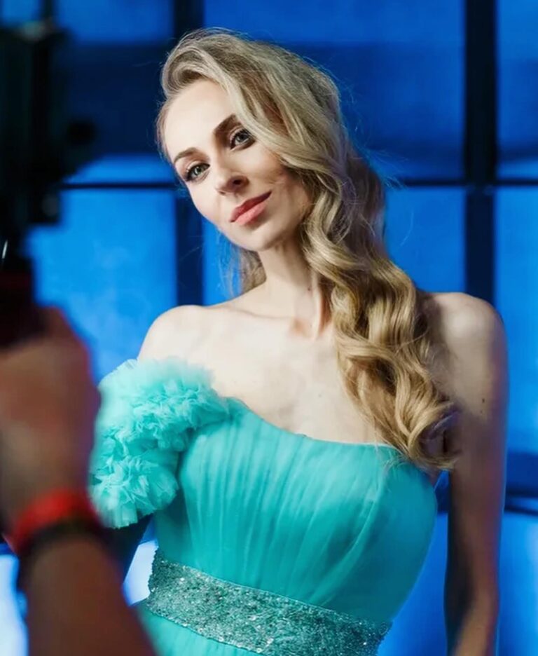 Semiz ayolni ikkita xoroz sikadi