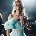 Ekaterina Morgunova Instagram - Новая игра, новые образы..)💃 И новые фото с backstage, листайте..)🙃 #ляйсанутяшева #екатеринаморгунова #пародия #былооченьволнительно #игра #сборнаяроссии