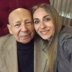 Ekaterina Morgunova Instagram - Сегодня ночью не стало моего дедушки.. самого лучшего дедушки на свете.. Ему было 85 лет.. год назад он перенёс Ковид и выкарабкался. А сейчас.. видимо пришло его время.. Человек с большой буквы, человек слова и дела, человек, который никогда не проходил мимо, если кому-то нужна помощь. Он всегда был очень сильным, полным жизни, энергии, планов, а ещё обаяния и харизмы и чувства юмора(те, кто был на моей свадьбе, наверняка помнят его речь-стендап)) И только таким я хочу и буду его всегда помнить! Я всегда буду любить тебя, мой родной, мой золотой! Всегда буду гордиться, всегда буду помнить всё, чему ты меня учил, мой самый строгий, и в то же время, самый добрый, сентиментальный и любящий дедушка! Ты всегда будешь жить в моём сердце.🤍