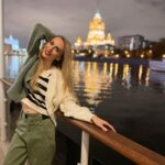 Ekaterina Morgunova Instagram - Прекрасная ночная Москва в прекрасной компании..) #здесьневсе #командочка #такаямосквамненравится #городъпятигорскъ