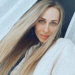 Ekaterina Morgunova Instagram - Питер вдохновляет..) Заехали в гостиницу до концерта на 2 часа, пол часа из них потратила на эти фотки..))) Творчество..))🤪🙃 P.S.: 1-2-3-4?)) #екатеринаморгунова #однаждывроссии #однаждывпитере #настроение #отличное
