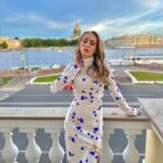 Ekaterina Morgunova Instagram - Карусель из Петербурга..) Как же там красиво!💙 #екатеринаморгунова #санктпетербург #совершеннопотрясающе